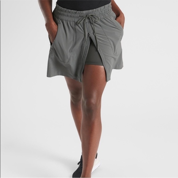 Athleta Expedition Zip Front Skort in Herb Olive - Size 6 - Picture 3 of 9